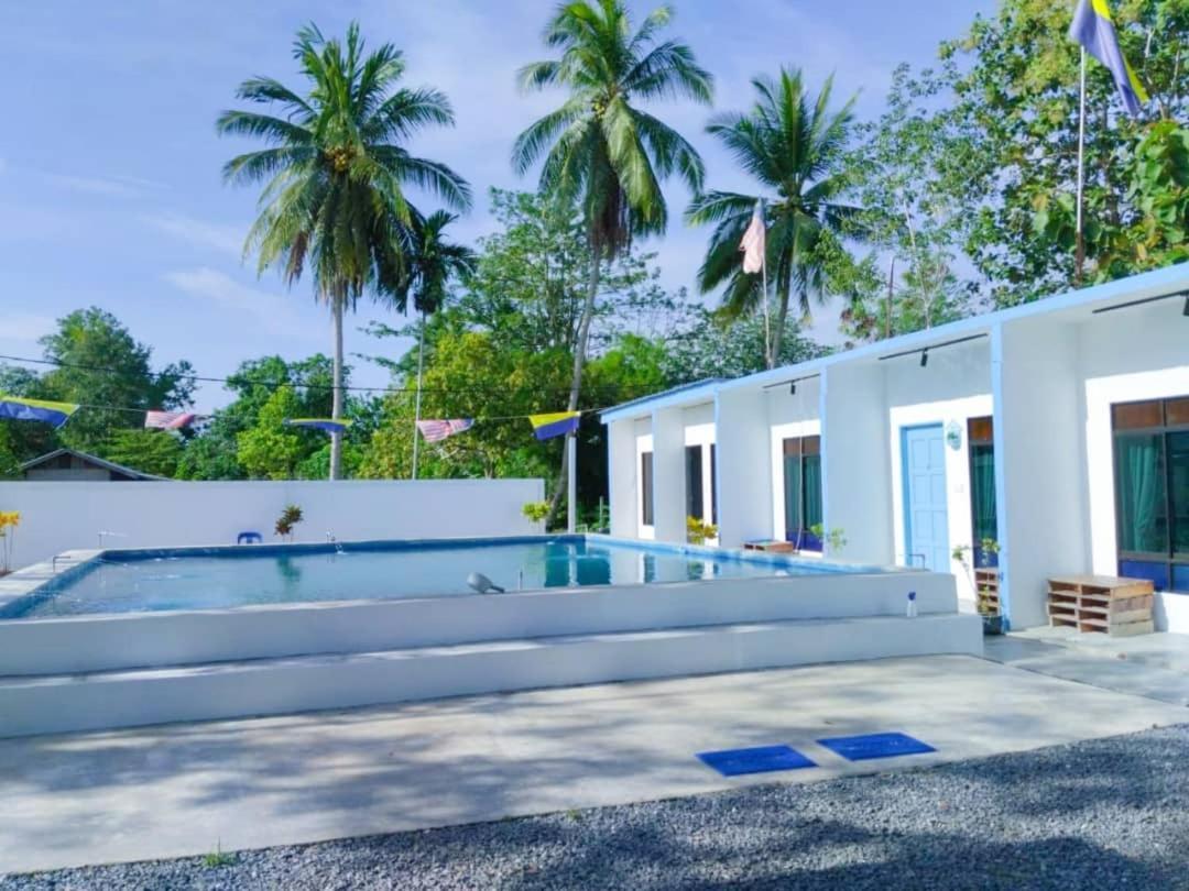 Adana Homestay & Pool Kangar Bagian luar foto
